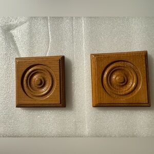 2 Rosettes 4x4 new never used solid wood